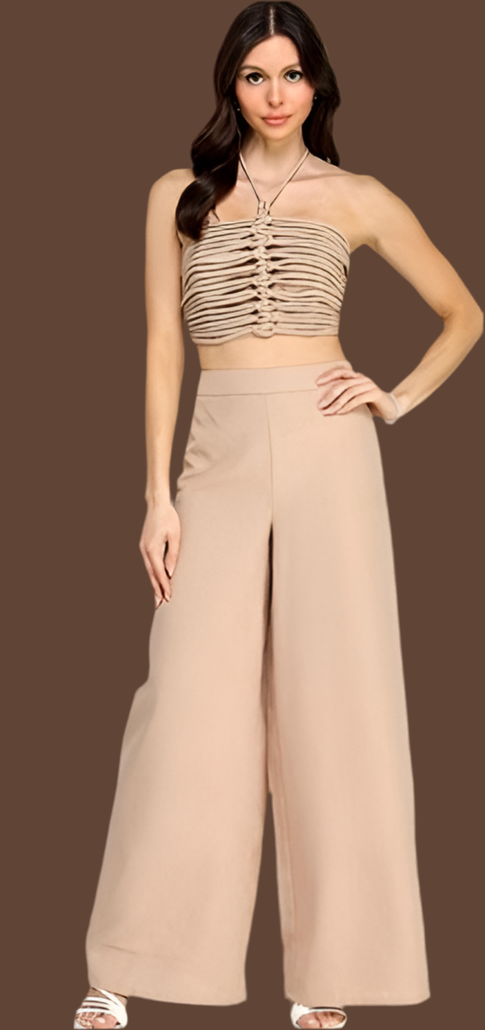 Set de top y pantalón nude