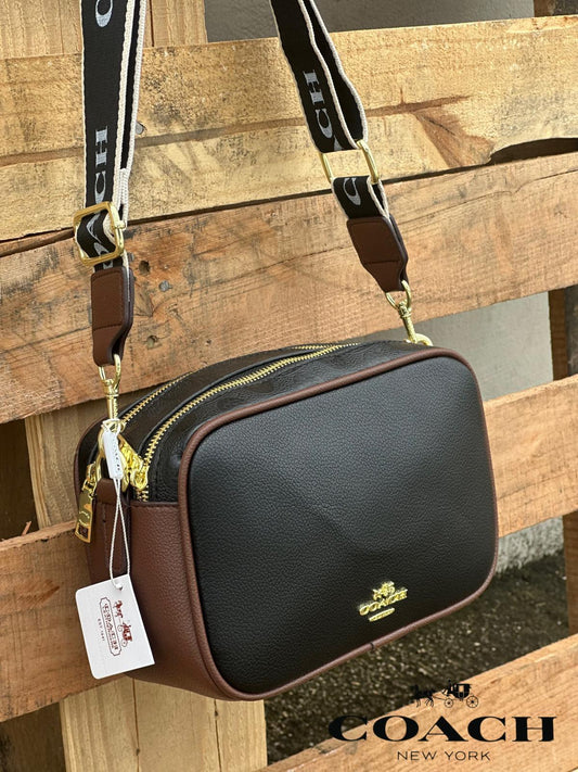 Viajera coach negra con marrón