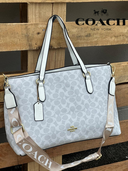 Cartera coach blanca y crema