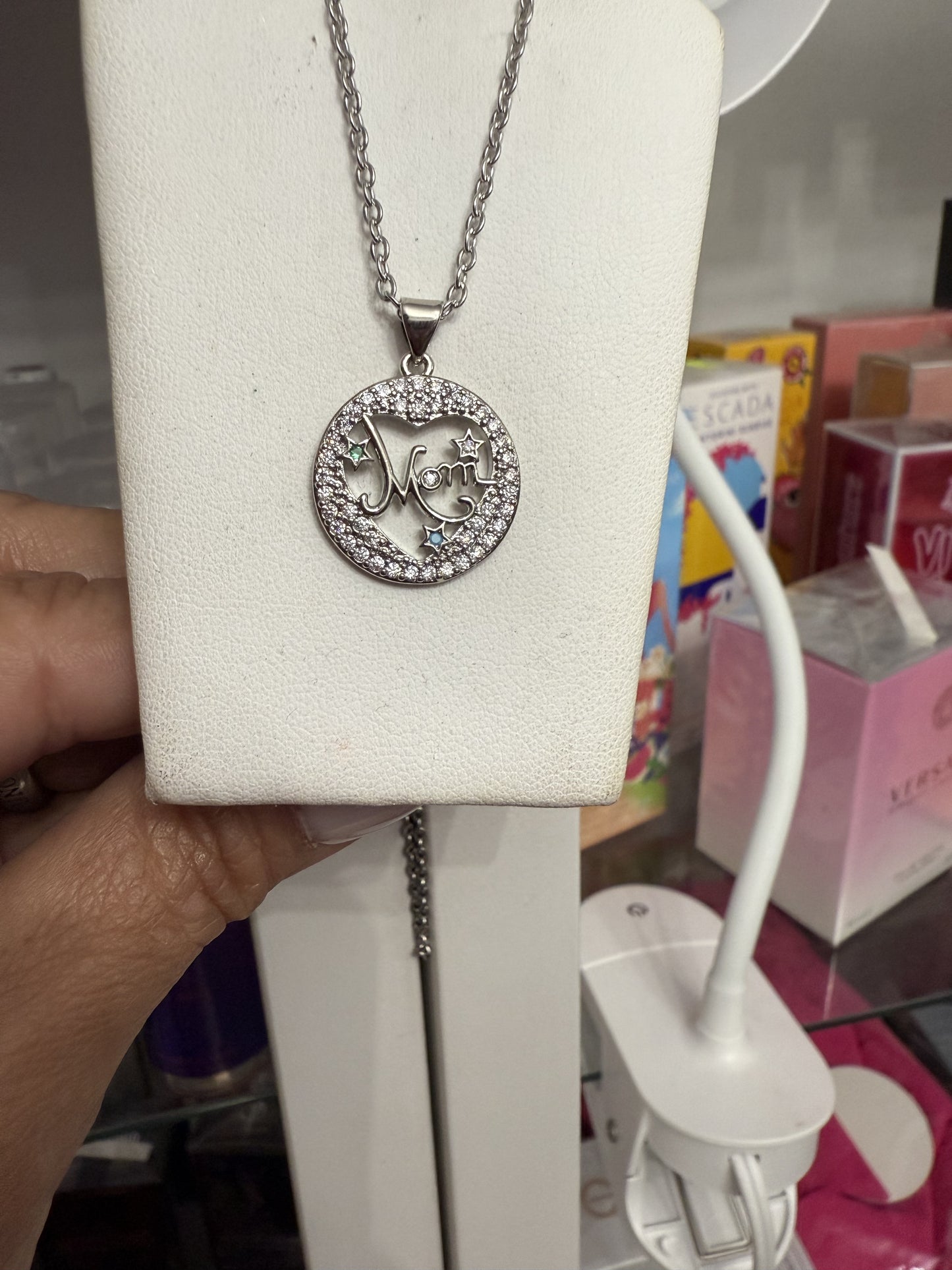 Cadena plata  Mom